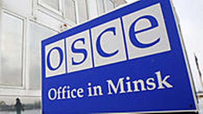 Weißrussland OSZE Büro in Minsk geschlossen Schild (AP)