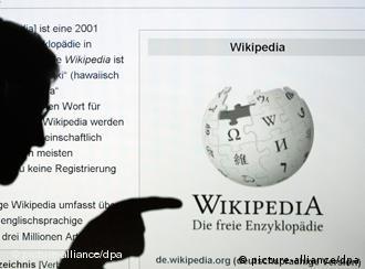 موسوعة الإنترنت ويكيبيديا بين إثراء العمل الصحفي وإفساده ثقافة