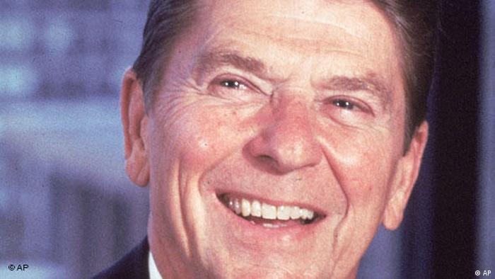 Ronald Reagan (AP)